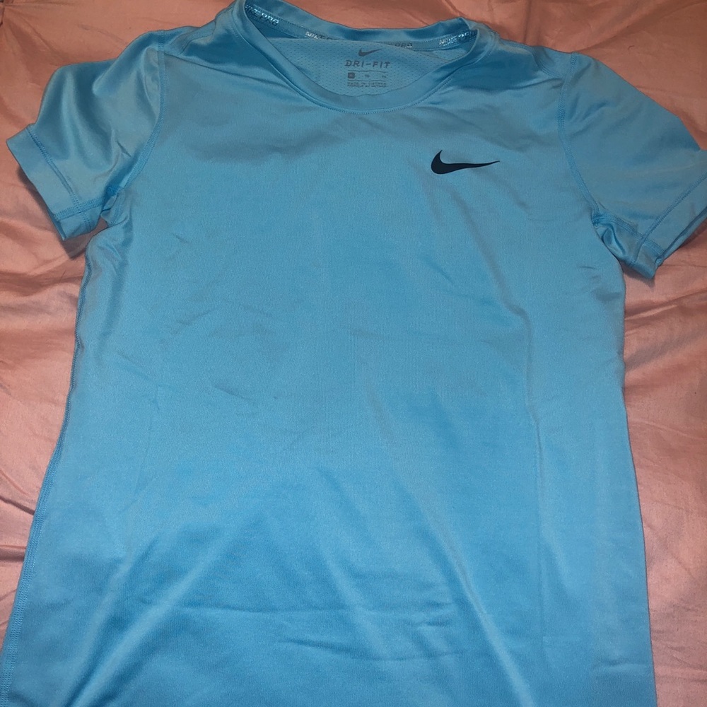 New without tags Nike dri fit shirt